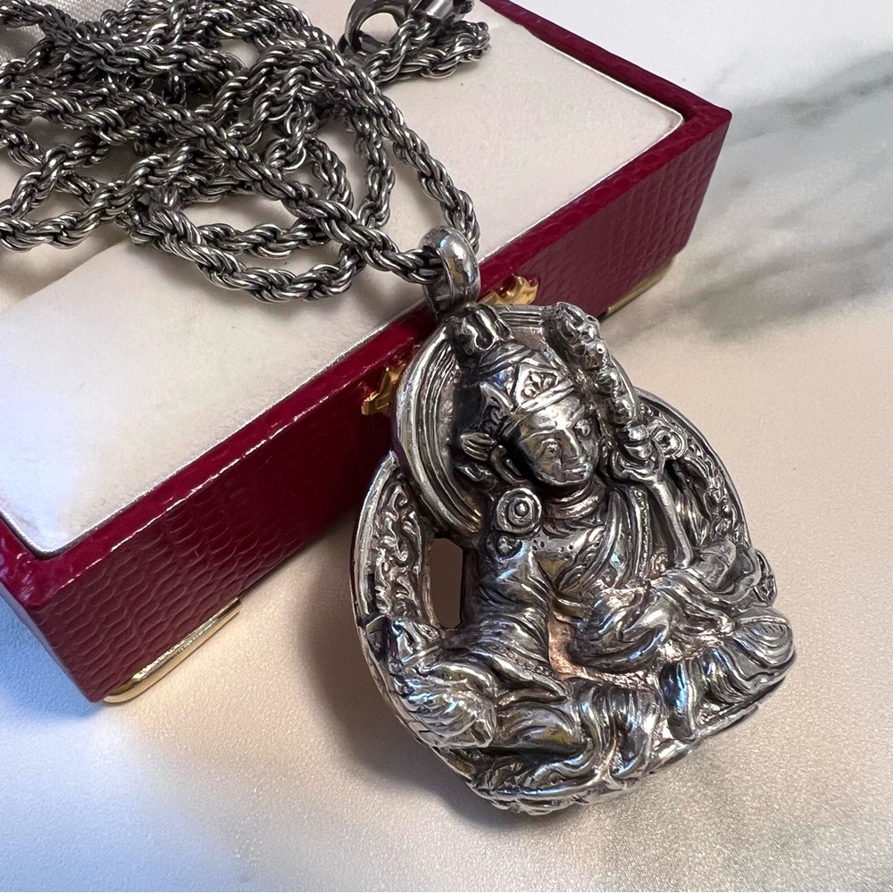 Hand-crafted Sterling Silver Guru Rinpoche Tibetan Buddhist Amulet/Rope Chain - Picture 3 of 10